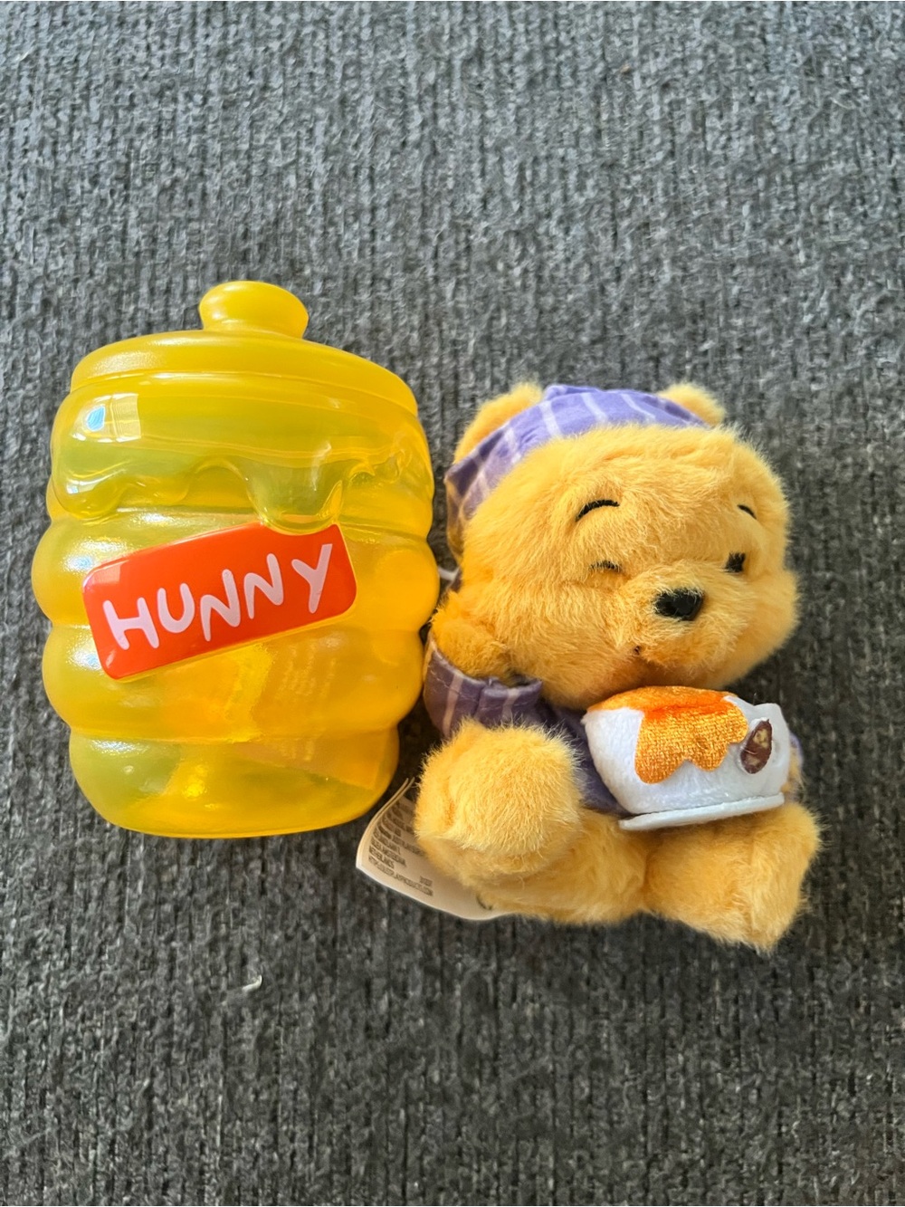 Winnie the Pooh hunny pot collectable mystery set